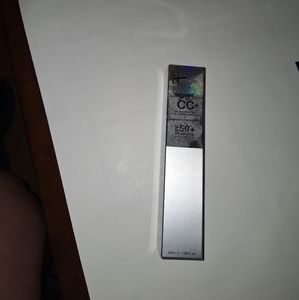 New never opened  it cosmetics cc cream